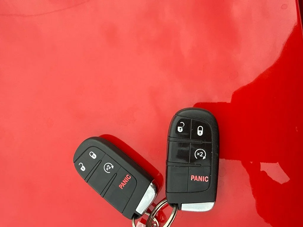 Used 2017 Red Jeep Latitude image 10