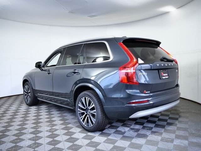 Certified Used 2022  Volvo T5 Momentum image 4