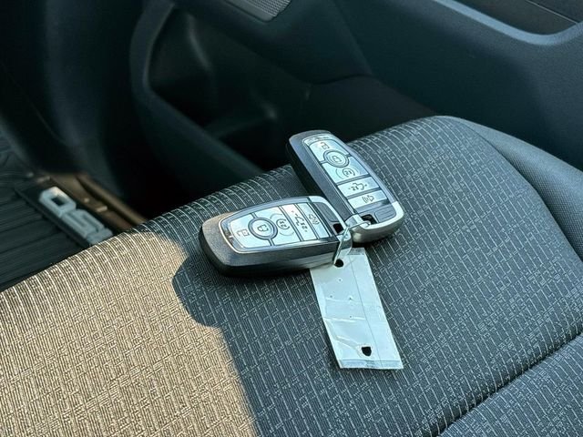 Used 2021 White Ford XLT image 29