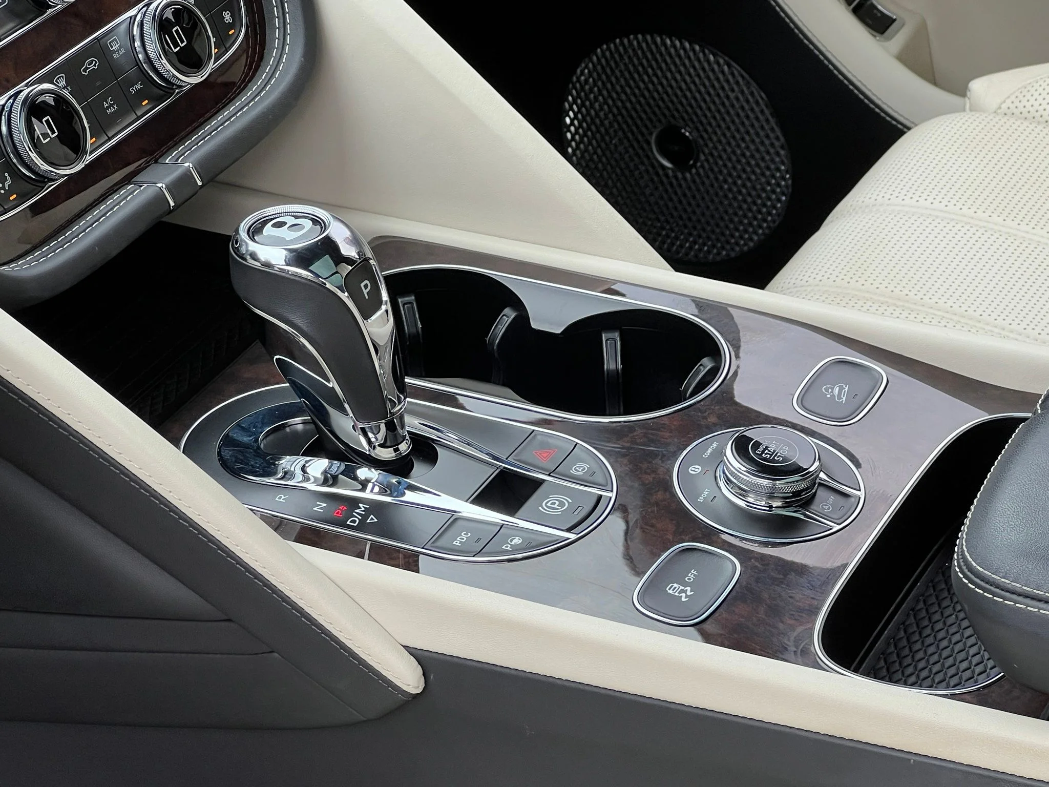 Used 2023 Blue Bentley  image 30