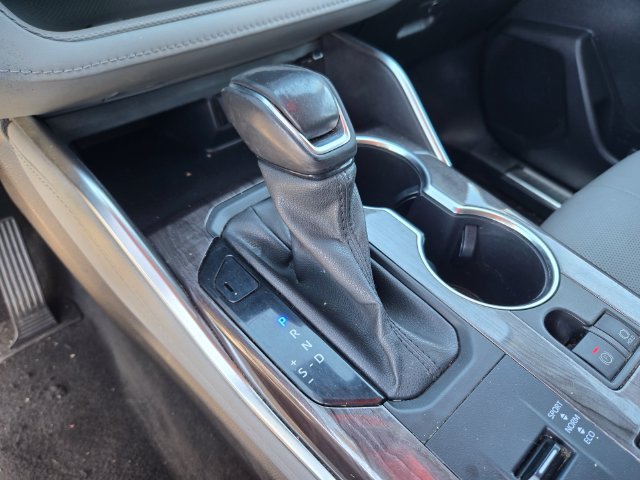 Used 2021 White Toyota Platinum image 14