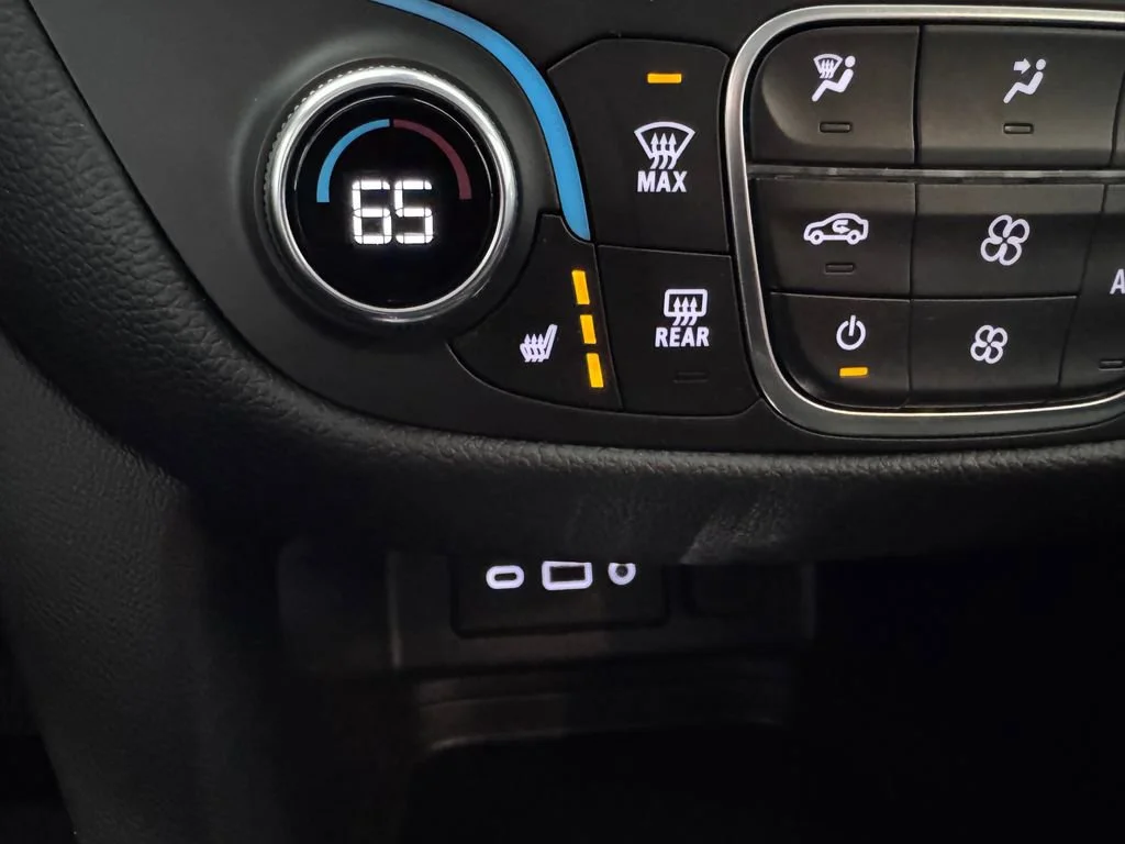 2024 Chevrolet Equinox LT - Photo 22