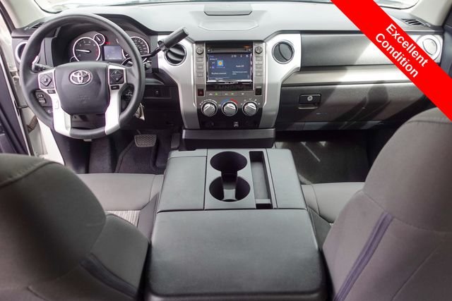 Used 2016 White Toyota SR5 image 4