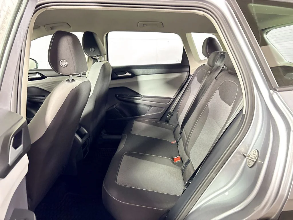 Used 2022 Silver Volkswagen 1.5T S image 19