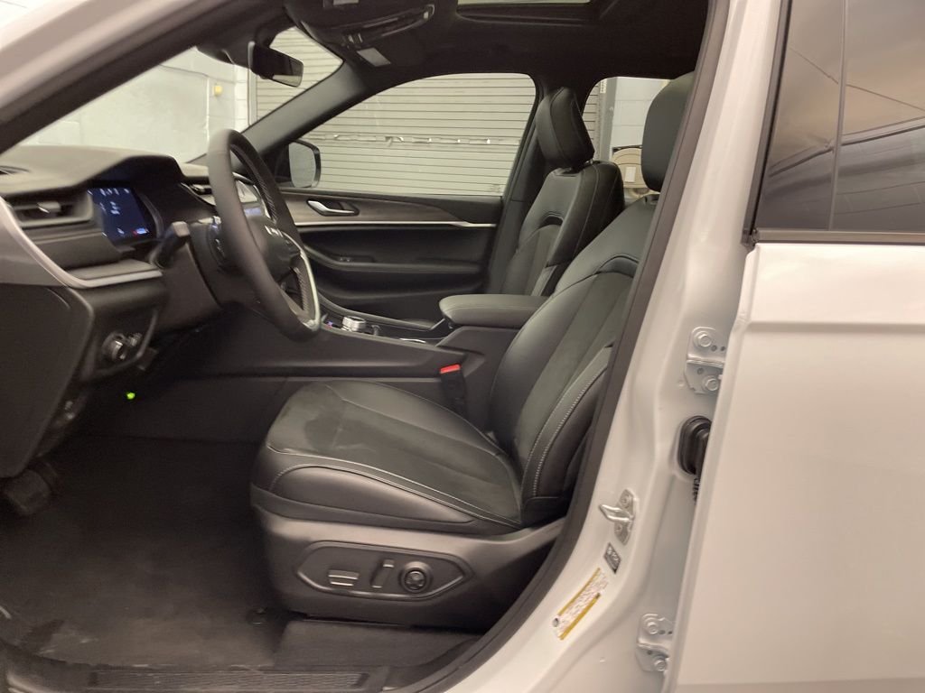 New 2026 Bright White Clearcoat Jeep Altitude image 16