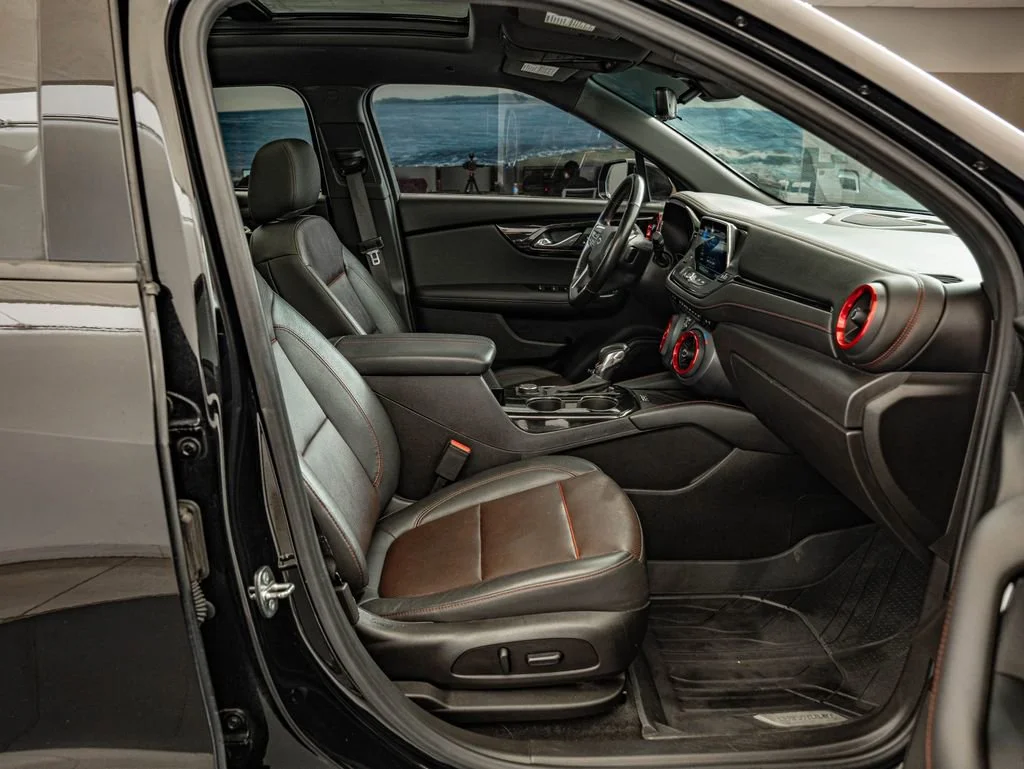 Used 2019 Black Chevrolet RS image 34