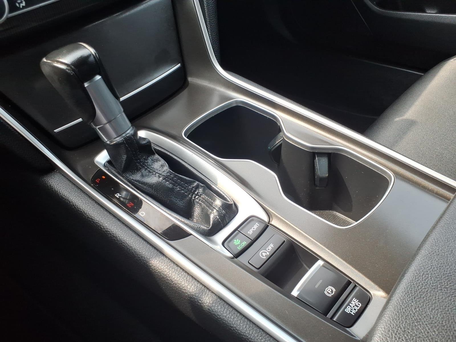 Used 2022 Lunar Silver Metallic Honda Sport image 18