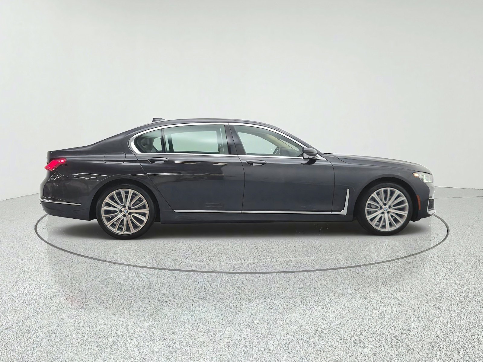 Used 2020 Dark Graphite Metallic BMW 750i xDrive Sedan image 4