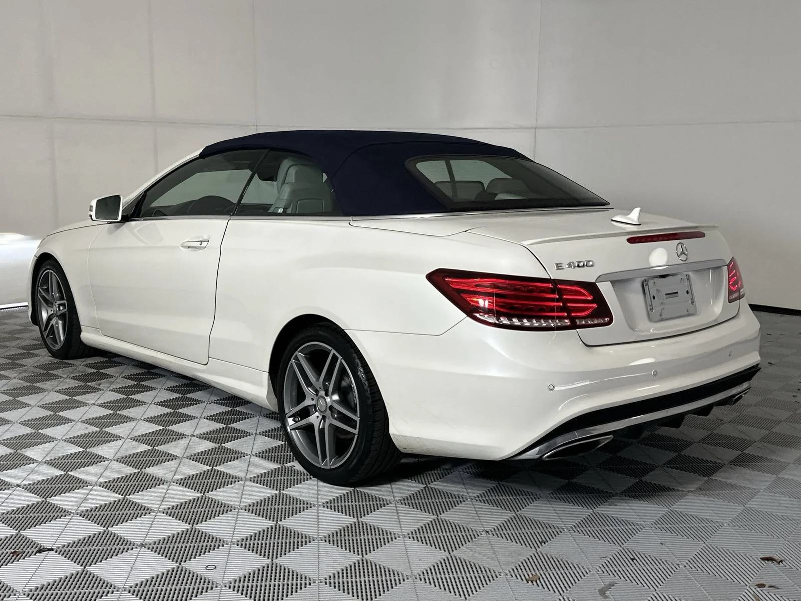 Used 2017 White Mercedes-Benz E 400 image 6