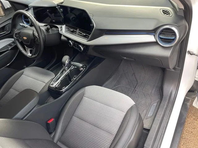 Used 2024 White Chevrolet LT image 17