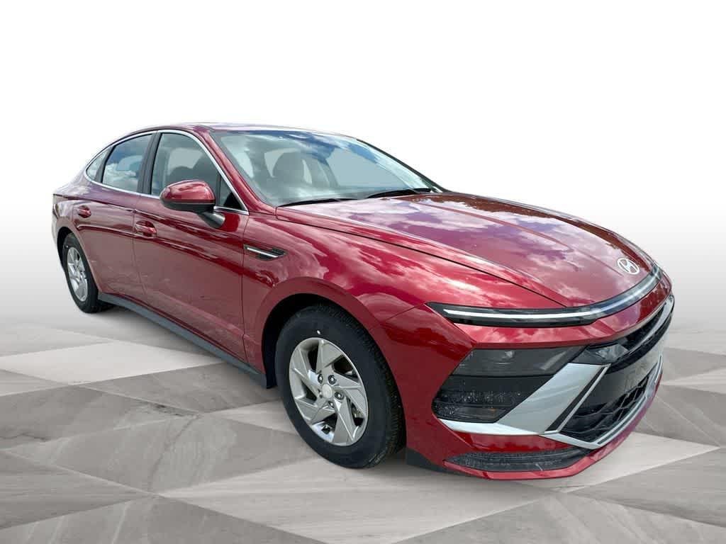 New 2026 Ultimate red Hyundai SE image 2