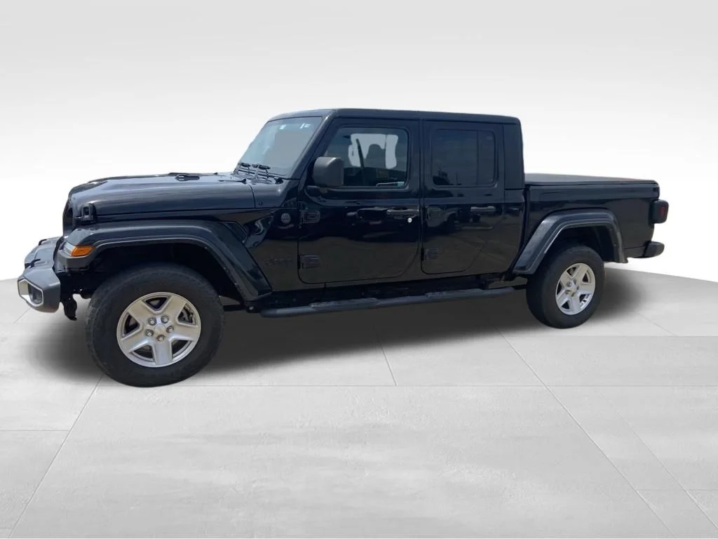 Used 2022 Black Jeep Sport image 24