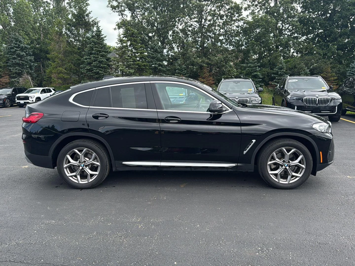 Used 2023 Jet Black BMW xDrive30i image 2