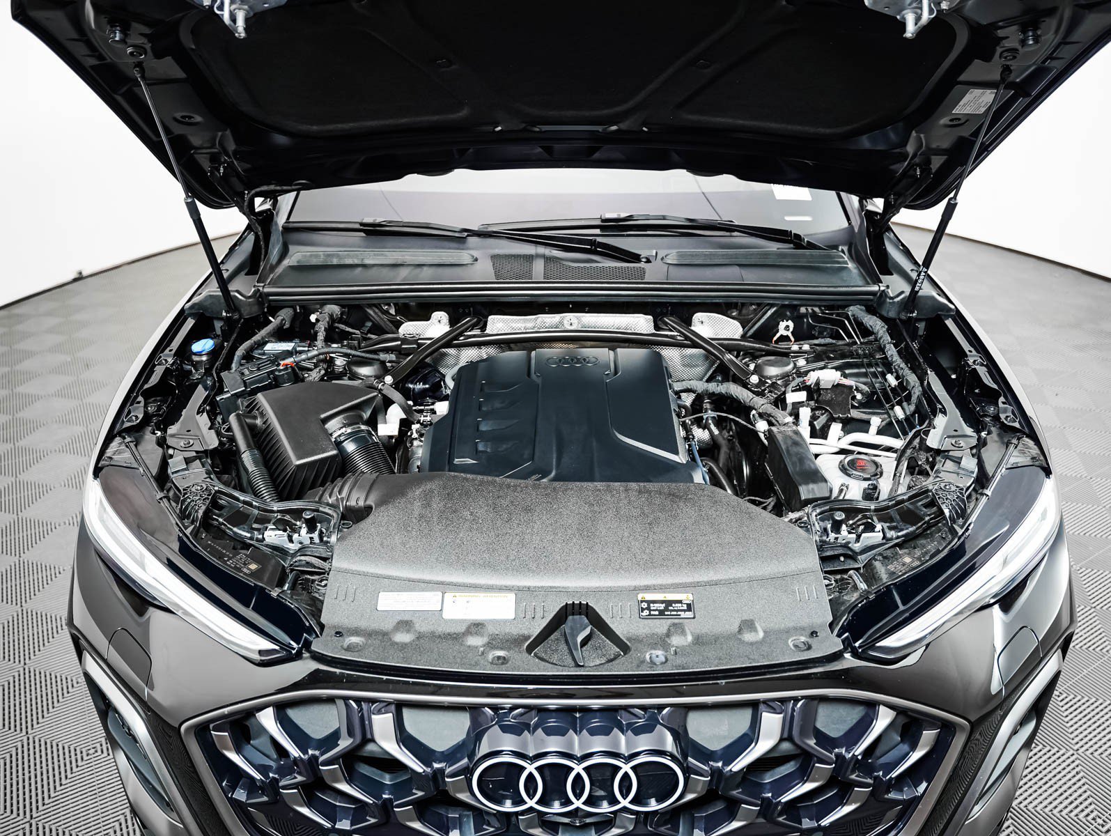 Used 2025 Mythos Black Metallic Audi Premium Plus image 4