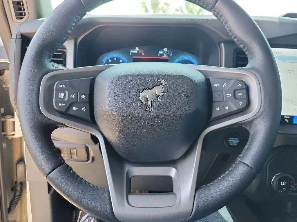 Used 2025 Desert Sand Ford Badlands image 18
