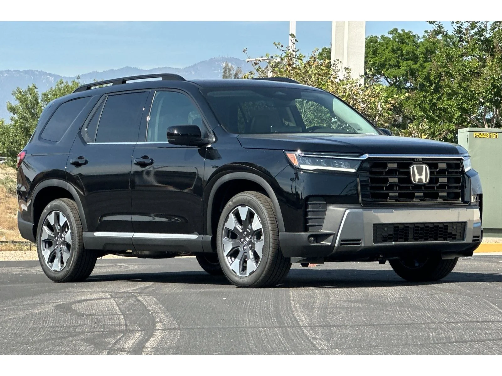New 2026 Crystal Black Pearl Honda Touring image 2