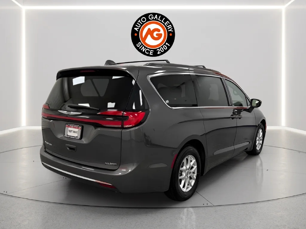 Used 2022 Gray Chrysler Touring L image 7