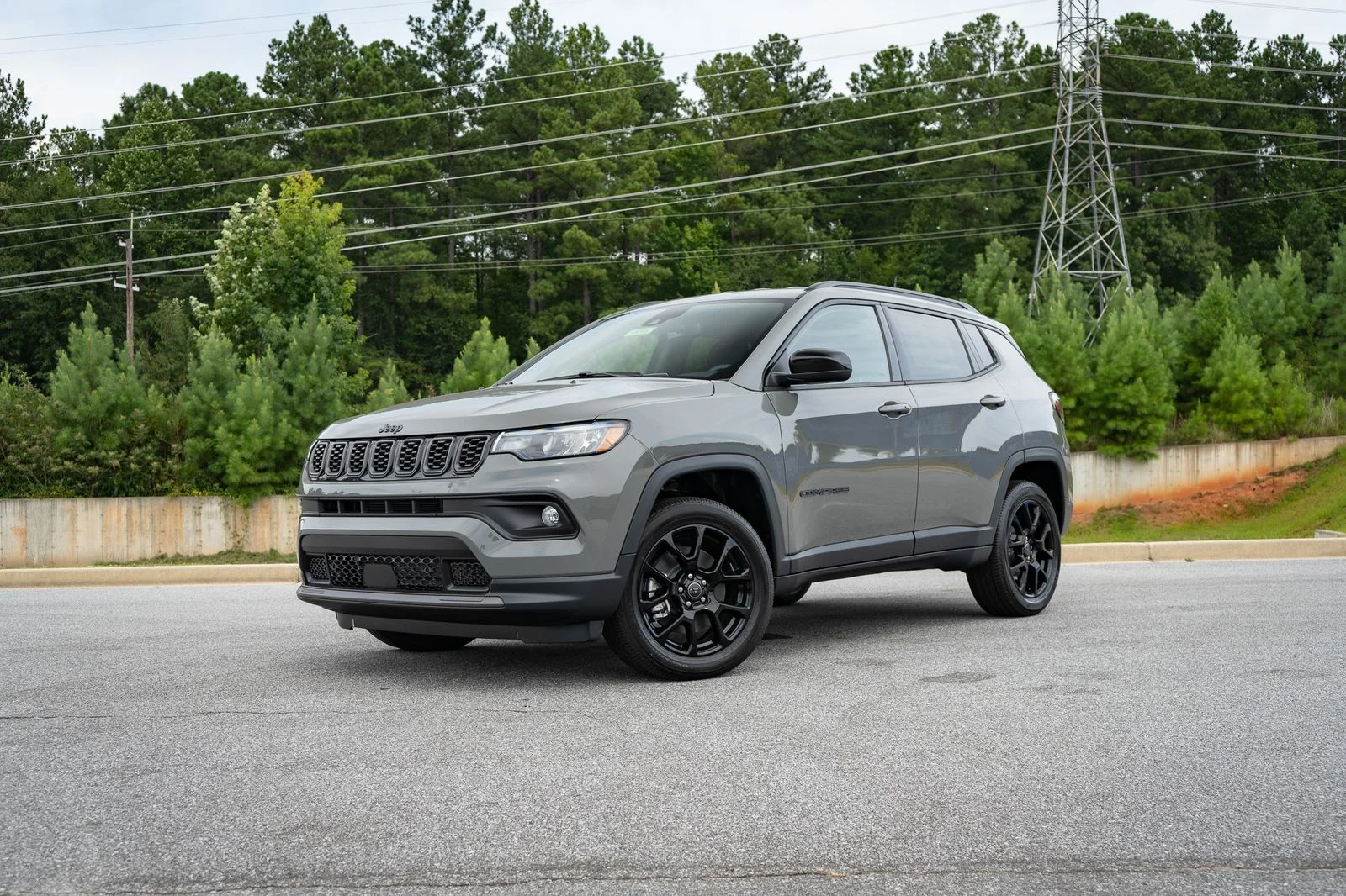 New 2026 Sting-Gray Clear-Coat Exterior Paint Jeep Latitude image 1