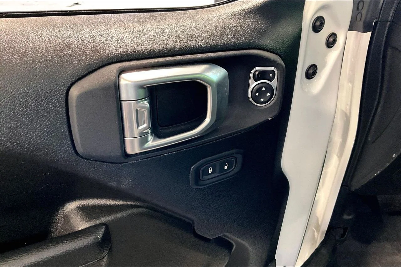 Used 2024 White Jeep Willys image 25