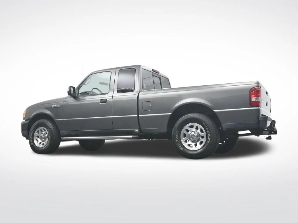 Used 2011 Dark Shadow Gray Metallic Ford XLT image 40