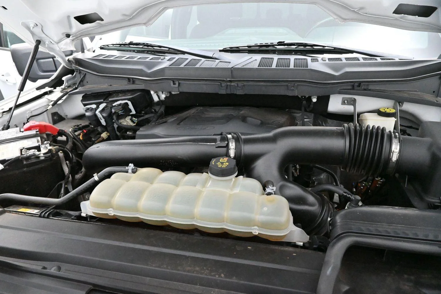 Used 2022 Oxford White Ford XL image 34