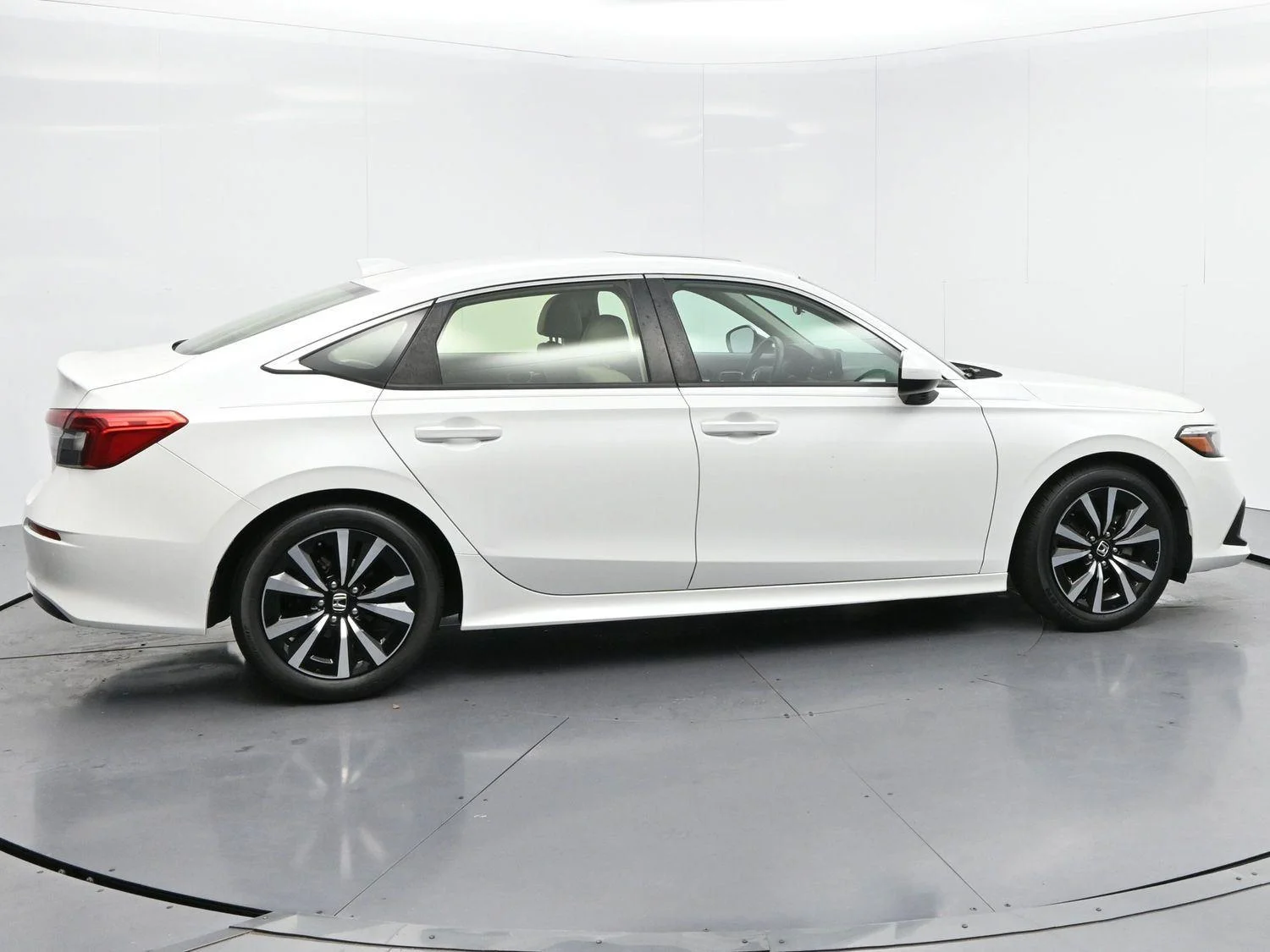 Used 2022 Platinum White Pearl Honda EX image 8