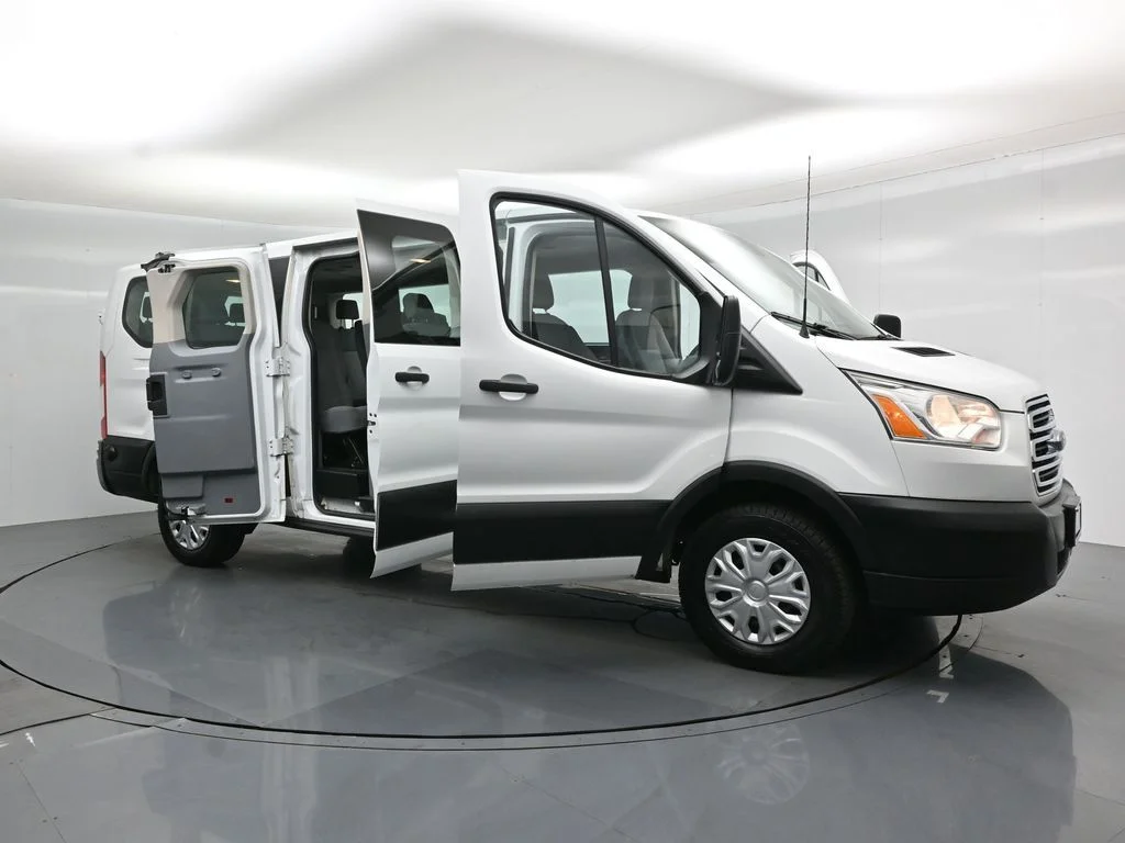 Used 2019 White Ford XLT image 33