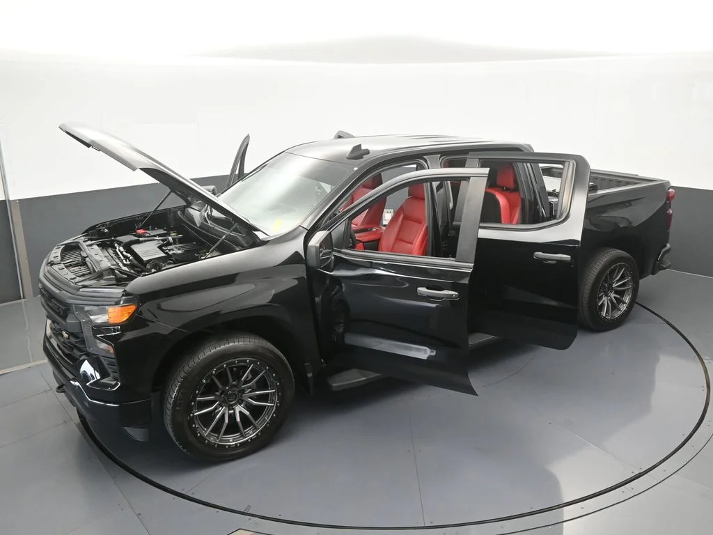 Used 2022 Black Chevrolet Custom image 63