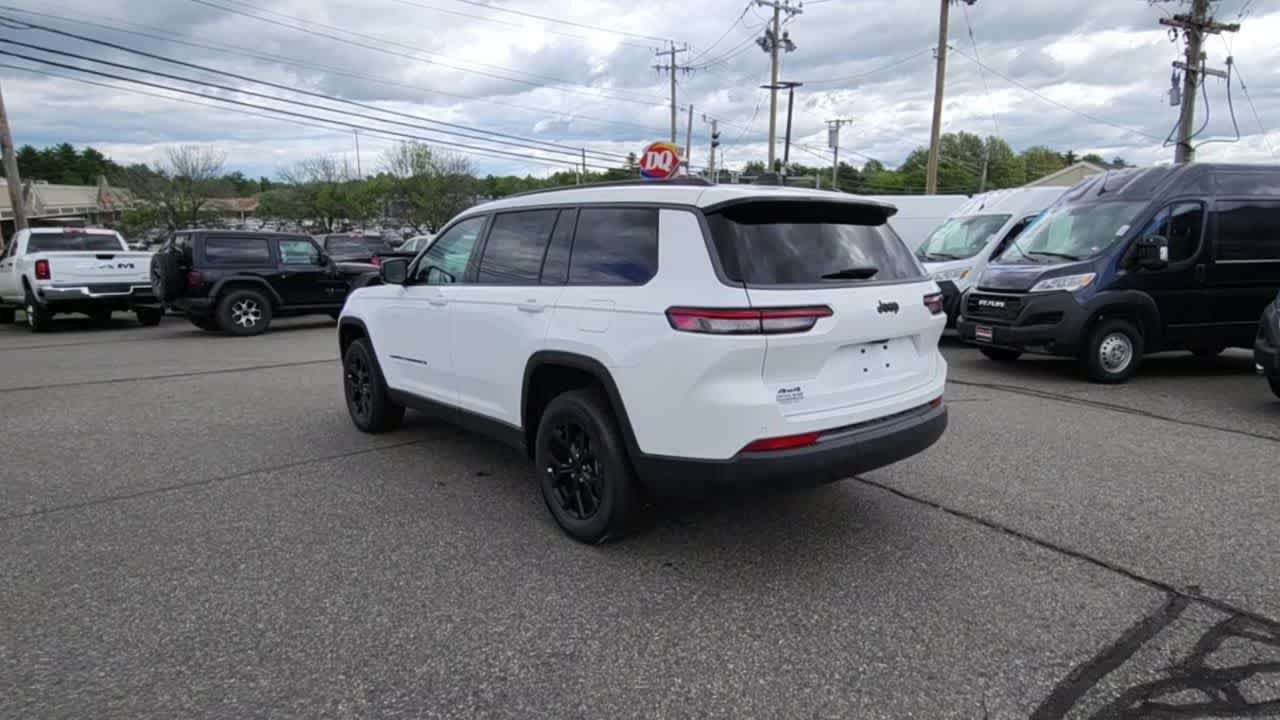 New 2026 Bright White Clearcoat Jeep Laredo Altitude image 7