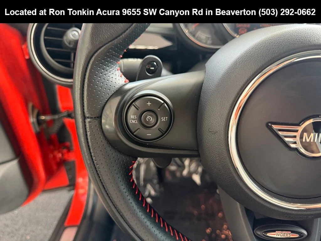 Used 2019 Solaris Orange Metallic MINI Classic image 17
