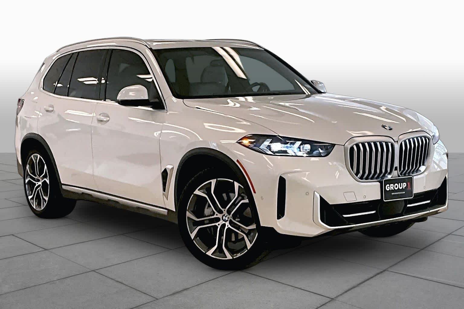Used 2024 Mineral White Metallic BMW sDrive40i image 2