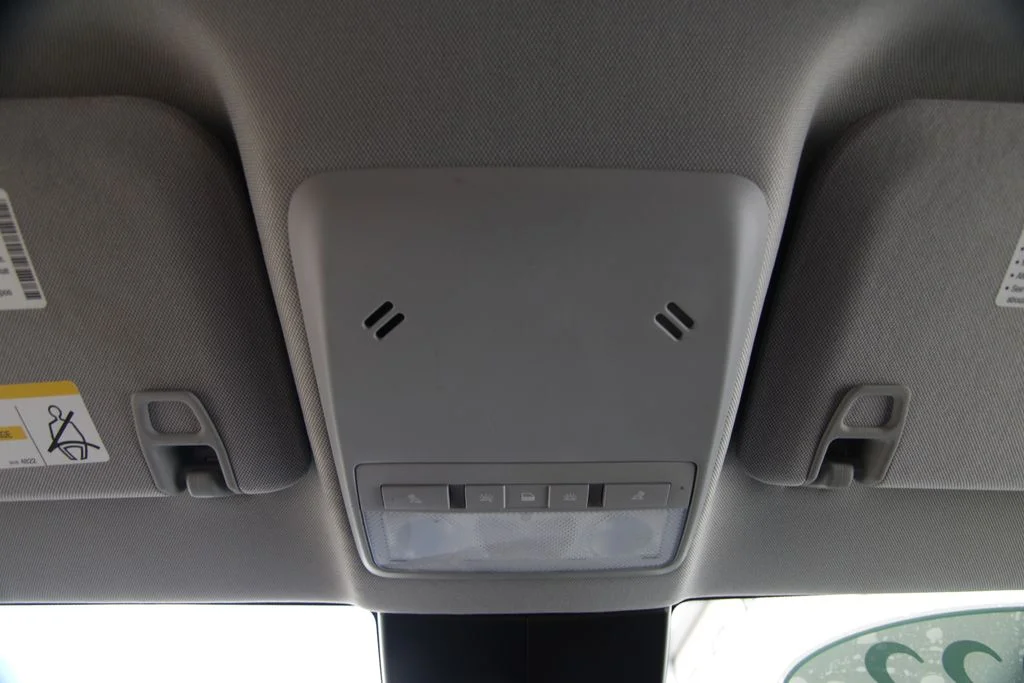 Used 2022 White Chevrolet LS image 29