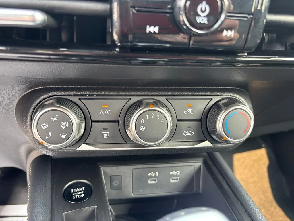 Used 2025 Gray Nissan SV image 28