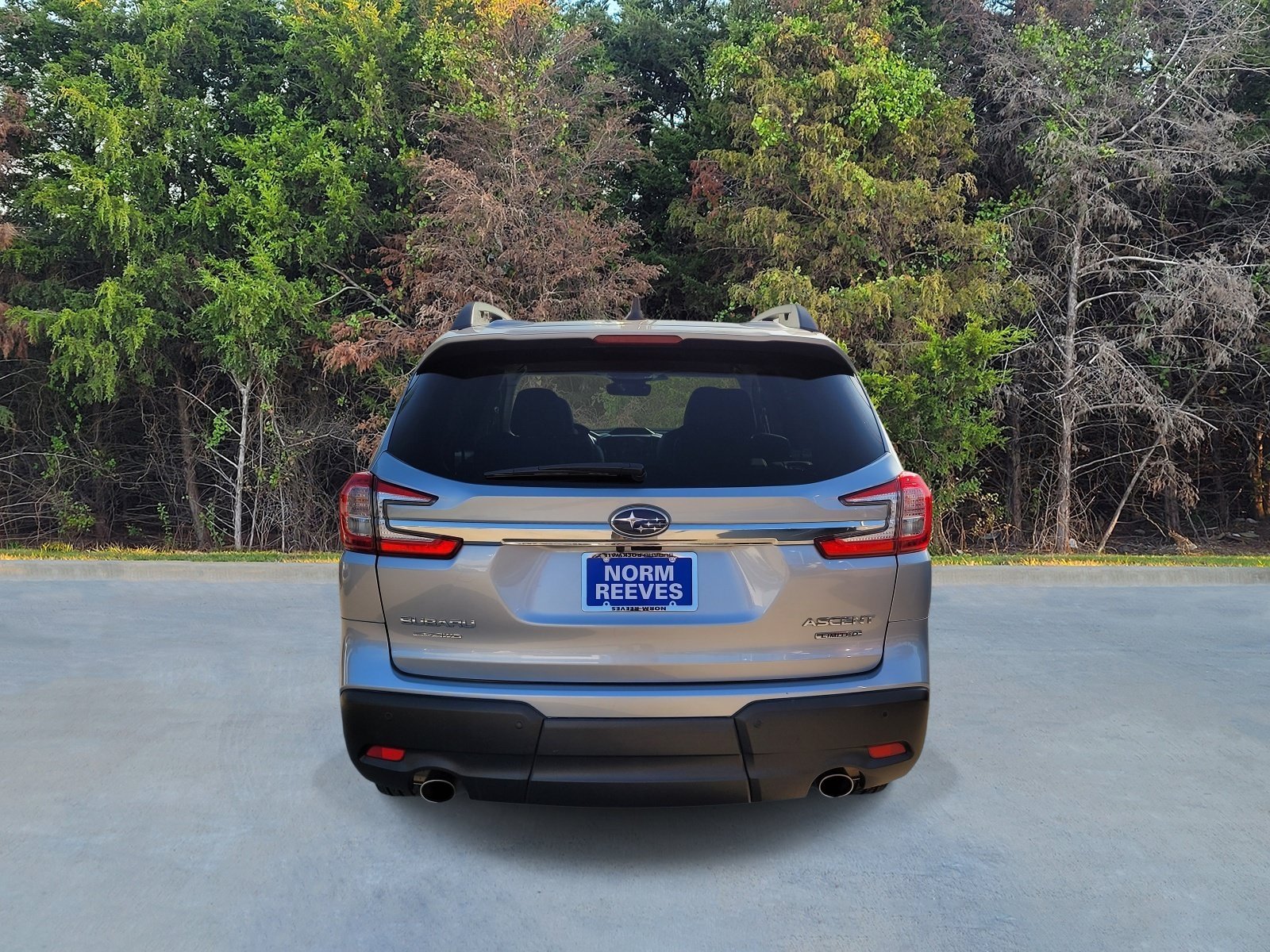 Used 2023 Ice Silver Metallic Subaru Limited image 18