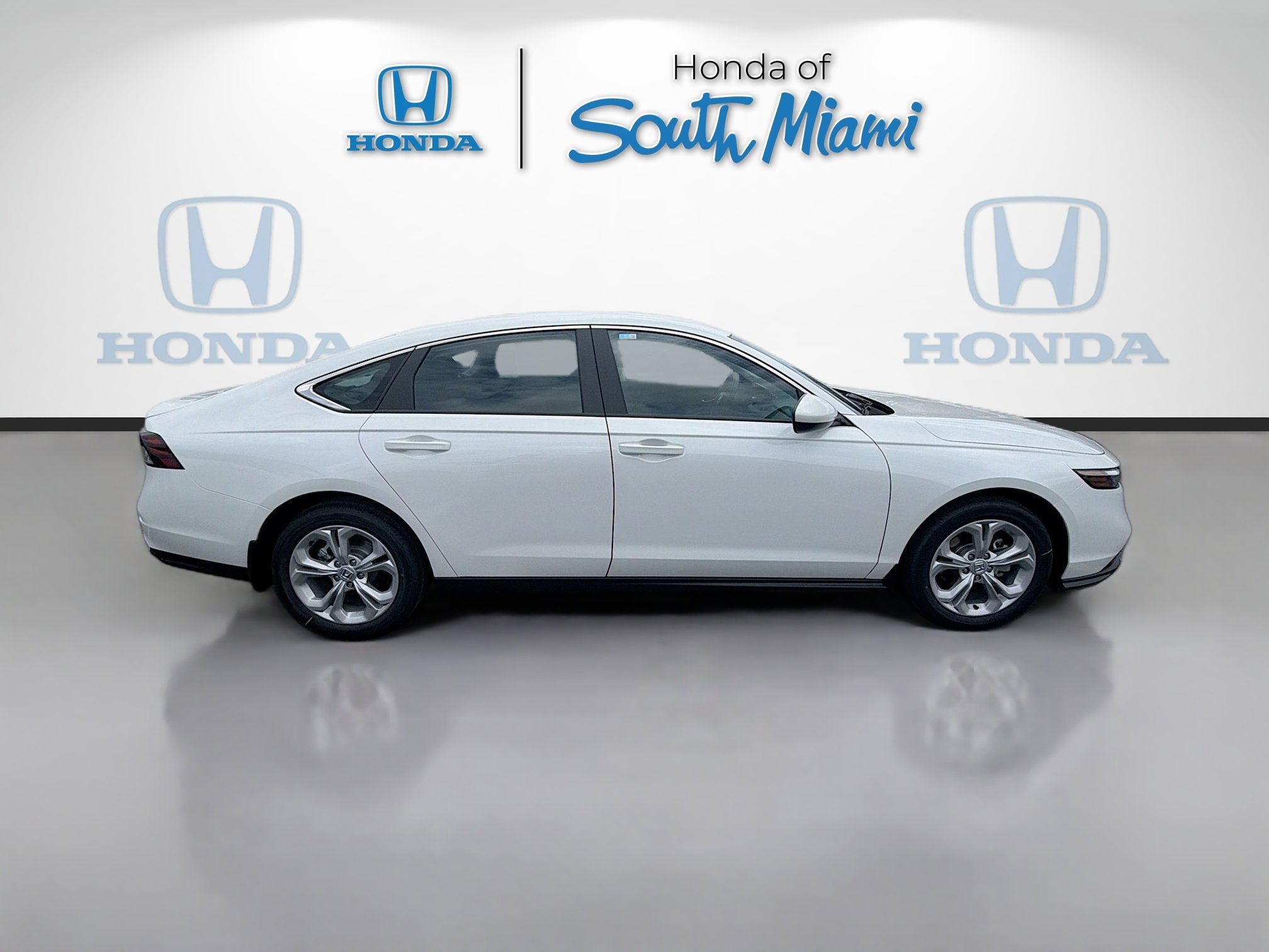 New 2026 Platinum White Pearl Honda LX image 8