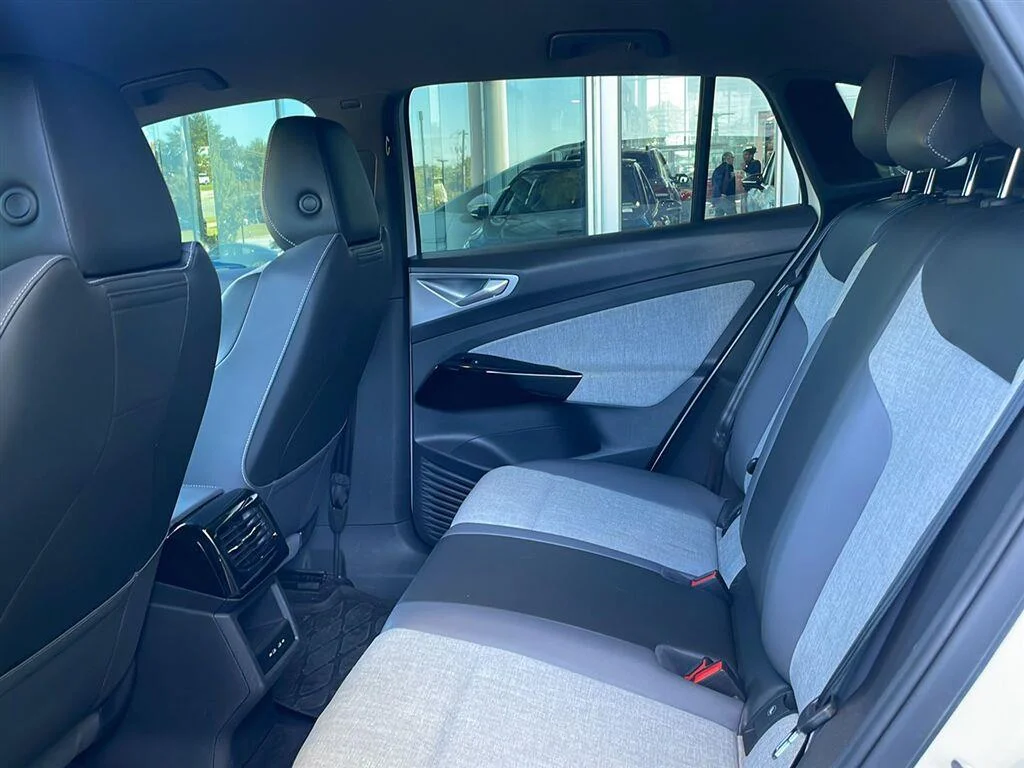 Certified Used 2023 Pure White Volkswagen Pro image 19