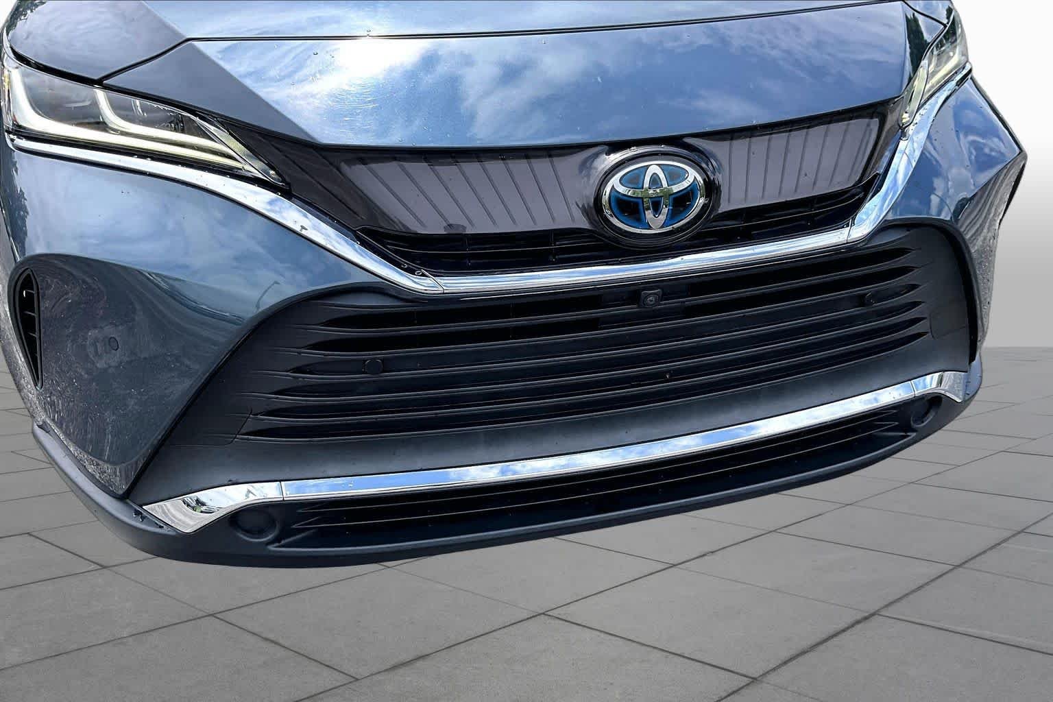 Used 2021 Coastal Gray Metallic Toyota Limited image 30