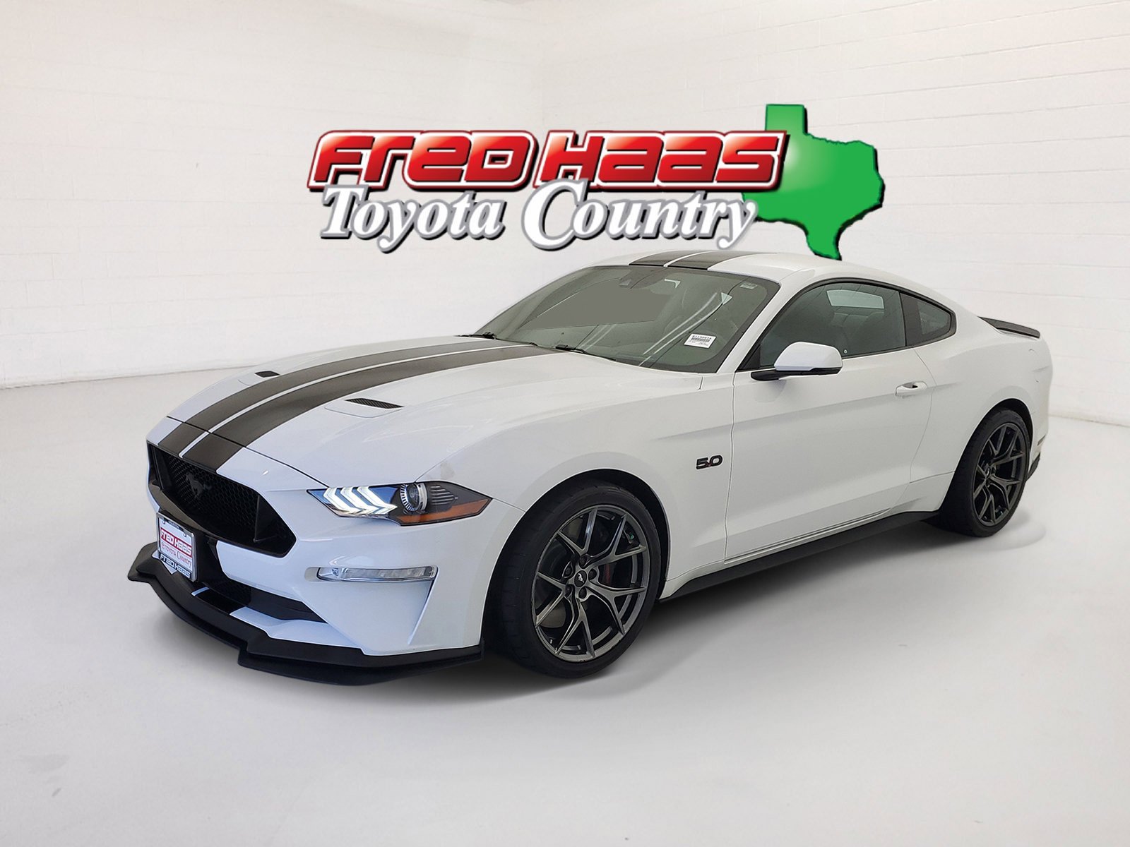 2019 Ford Mustang GT Coupe Premium's photo