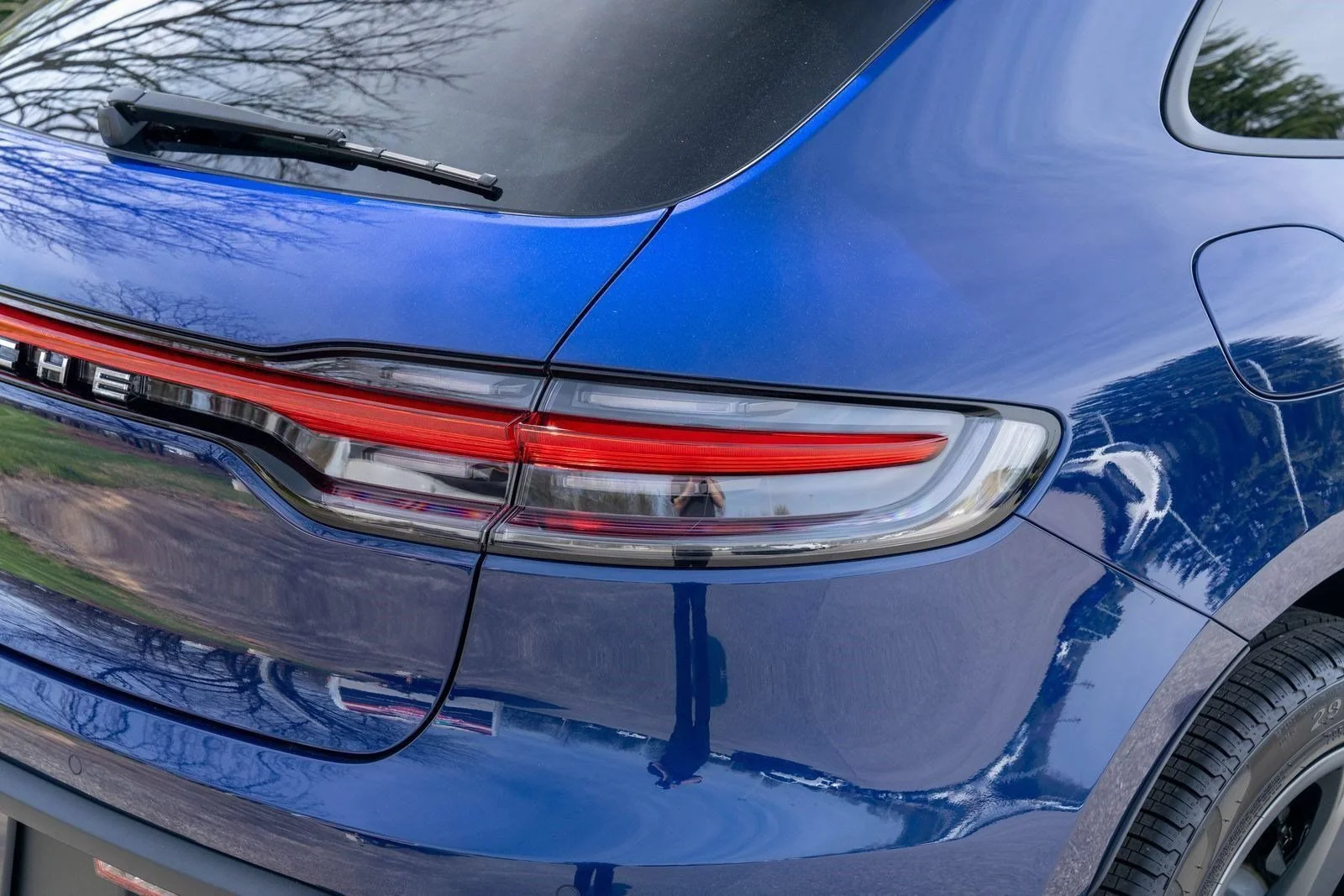 New 2026 Gentian Blue Metallic Porsche Base image 15