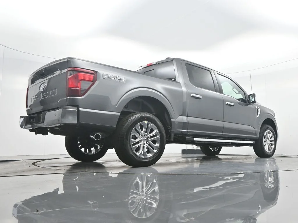 New 2026 Carbonized Gray Metallic Ford XLT image 37