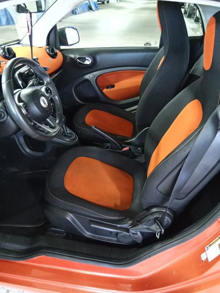 Used 2016 White smart Passion image 8