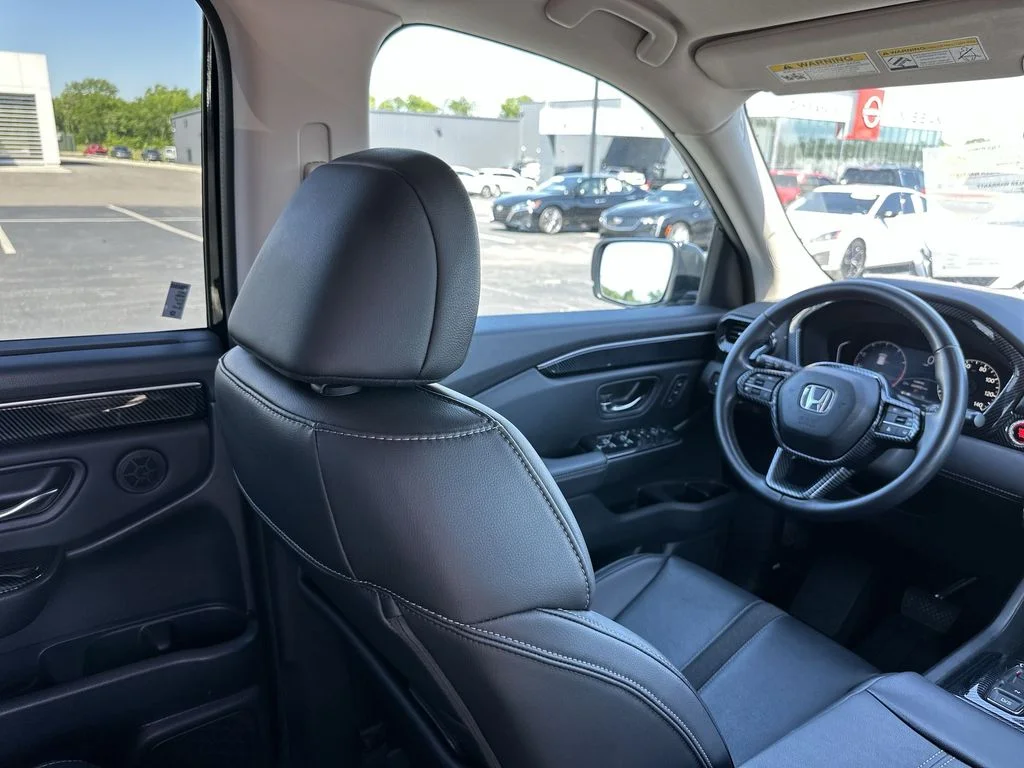 Used 2023 Black Honda EX-L image 15