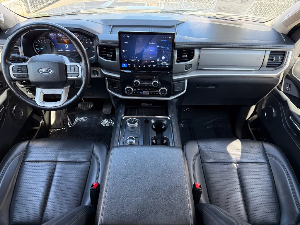 Used 2024 Silver Ford XLT image 19