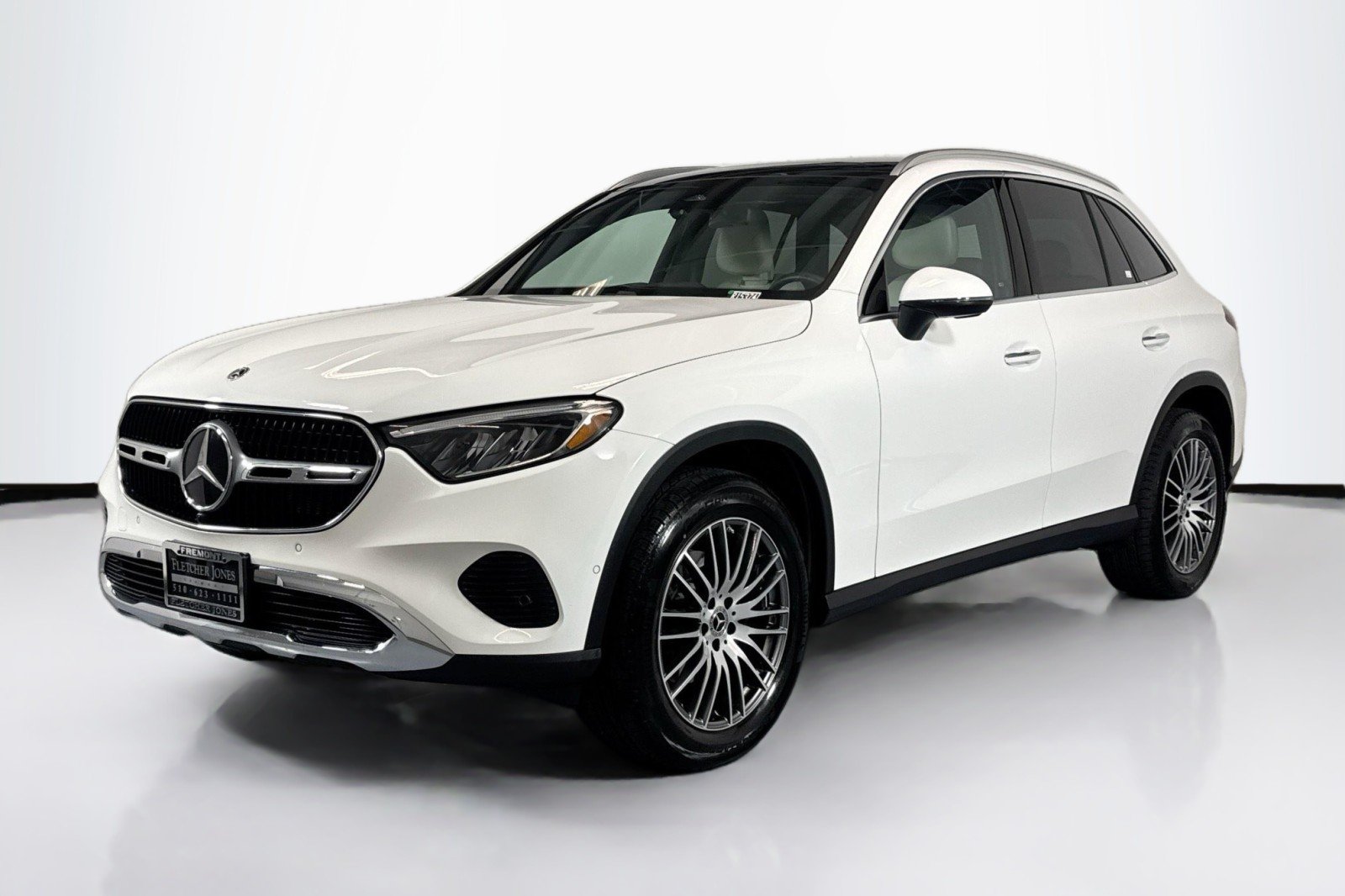 2026 Mercedes-Benz GLC GLC 300's photo