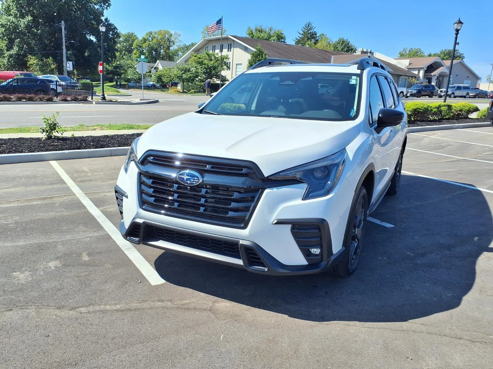 Used 2025 Crystal White Pearl Subaru Onyx Edition Touring image 33