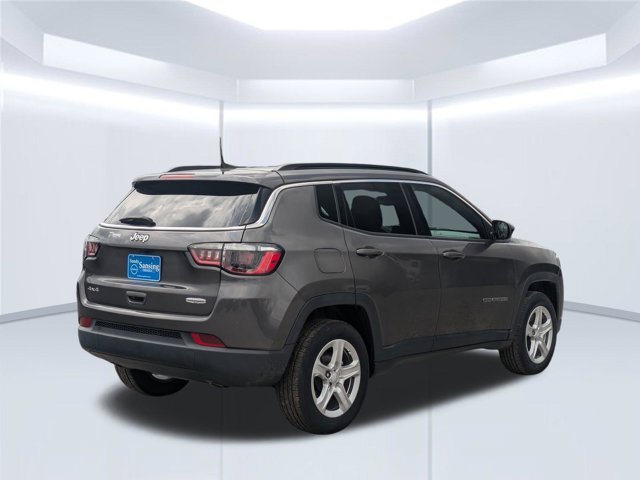 Used 2023 Gray Jeep Latitude image 6