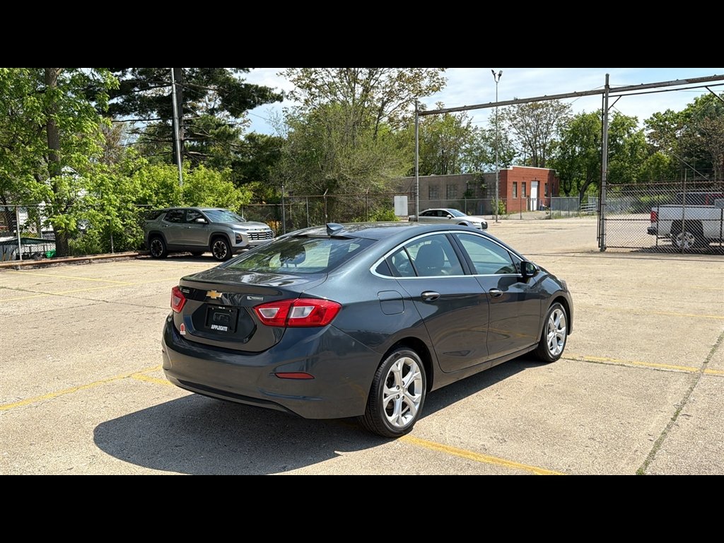 Used 2018 Graphite Metallic Chevrolet Premier image 5