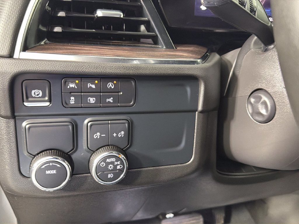 Used 2025 Sterling Gray Metallic Chevrolet Premier image 20
