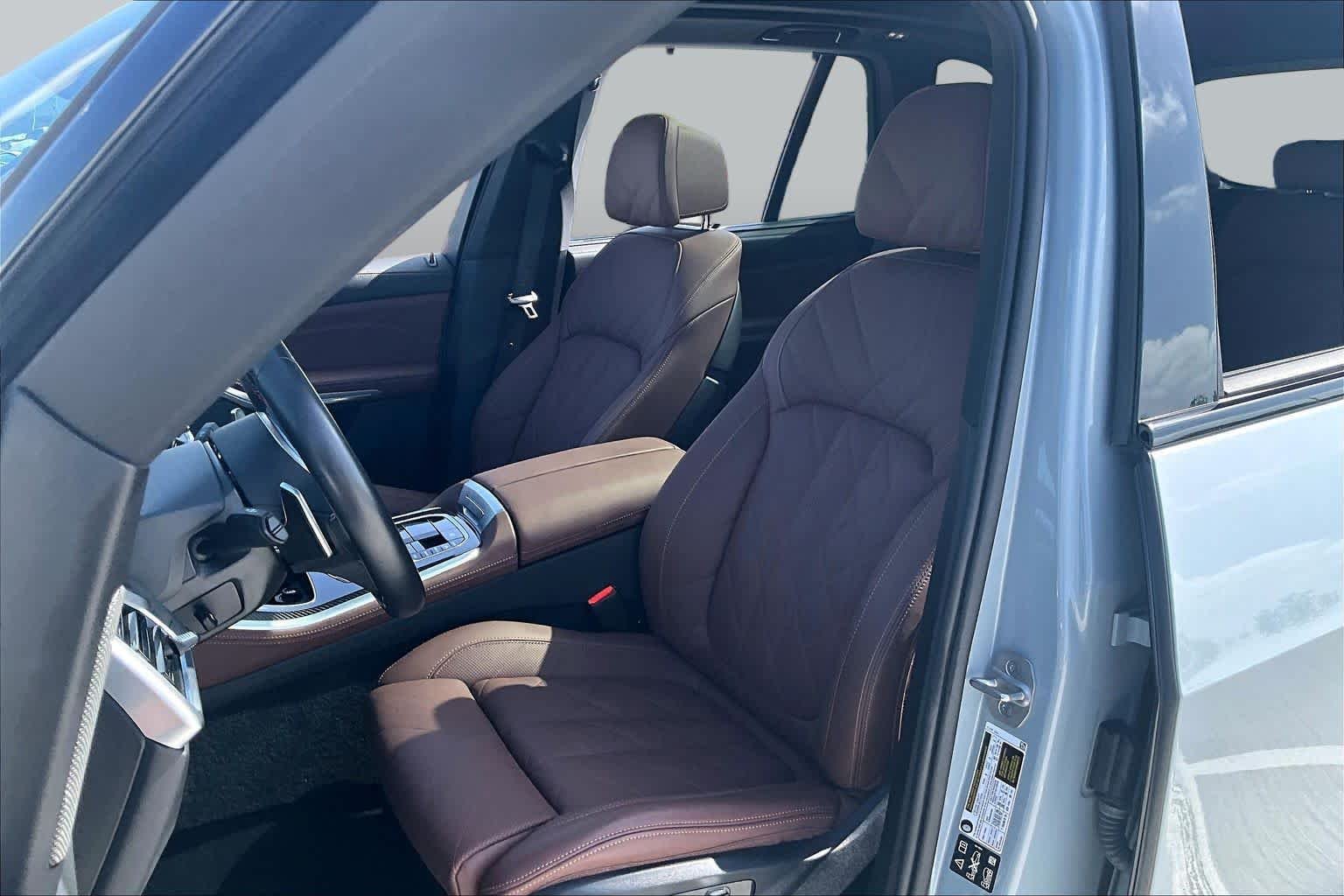 Used 2024 Brooklyn Grey Metallic BMW M60i image 7