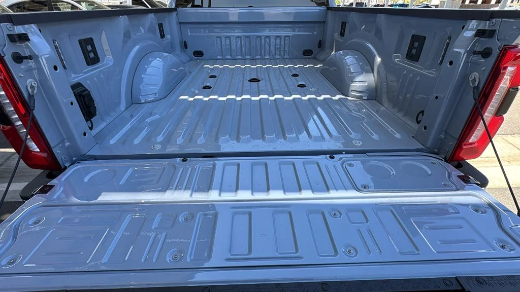 New 2026 Glacier Gray Metallic Tri-Coat Ford F-250® Lariat® image 18